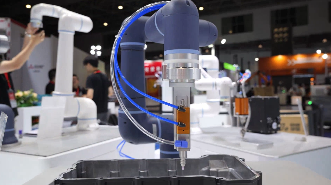 ESTUNスマート接着および配給ソリューション:精度,安全性,コスト効率を高める2