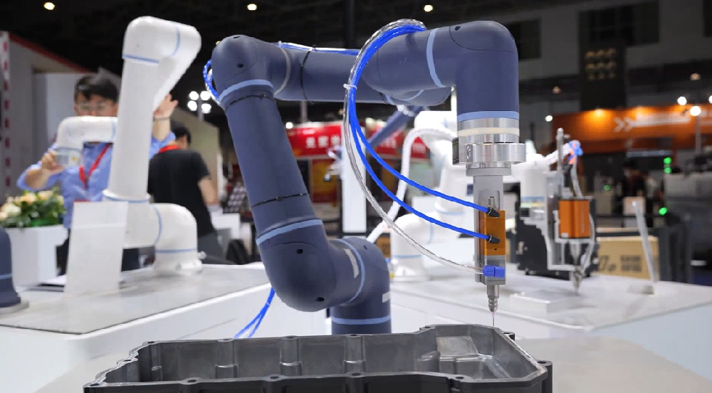 ESTUNスマート接着および配給ソリューション:精度,安全性,コスト効率を高める